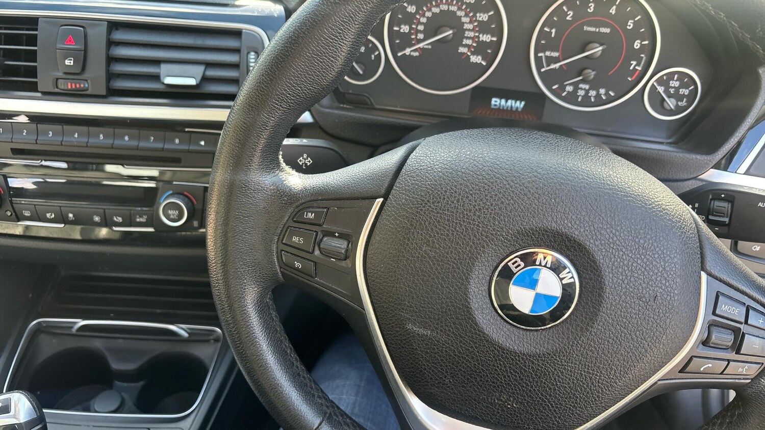 Used BMW 3 Series 2018 for sale - 76397889: Photo 37