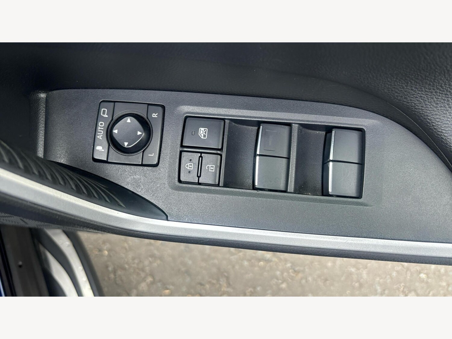 Used Toyota RAV4 2021 for sale - 76398351: Photo 32