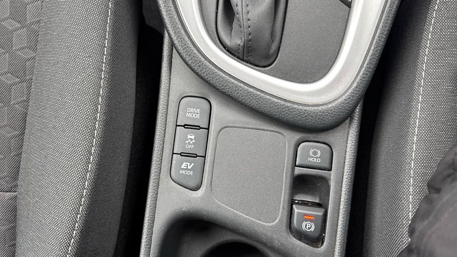 Used Toyota Yaris 2023 for sale - 77267644: Photo 34