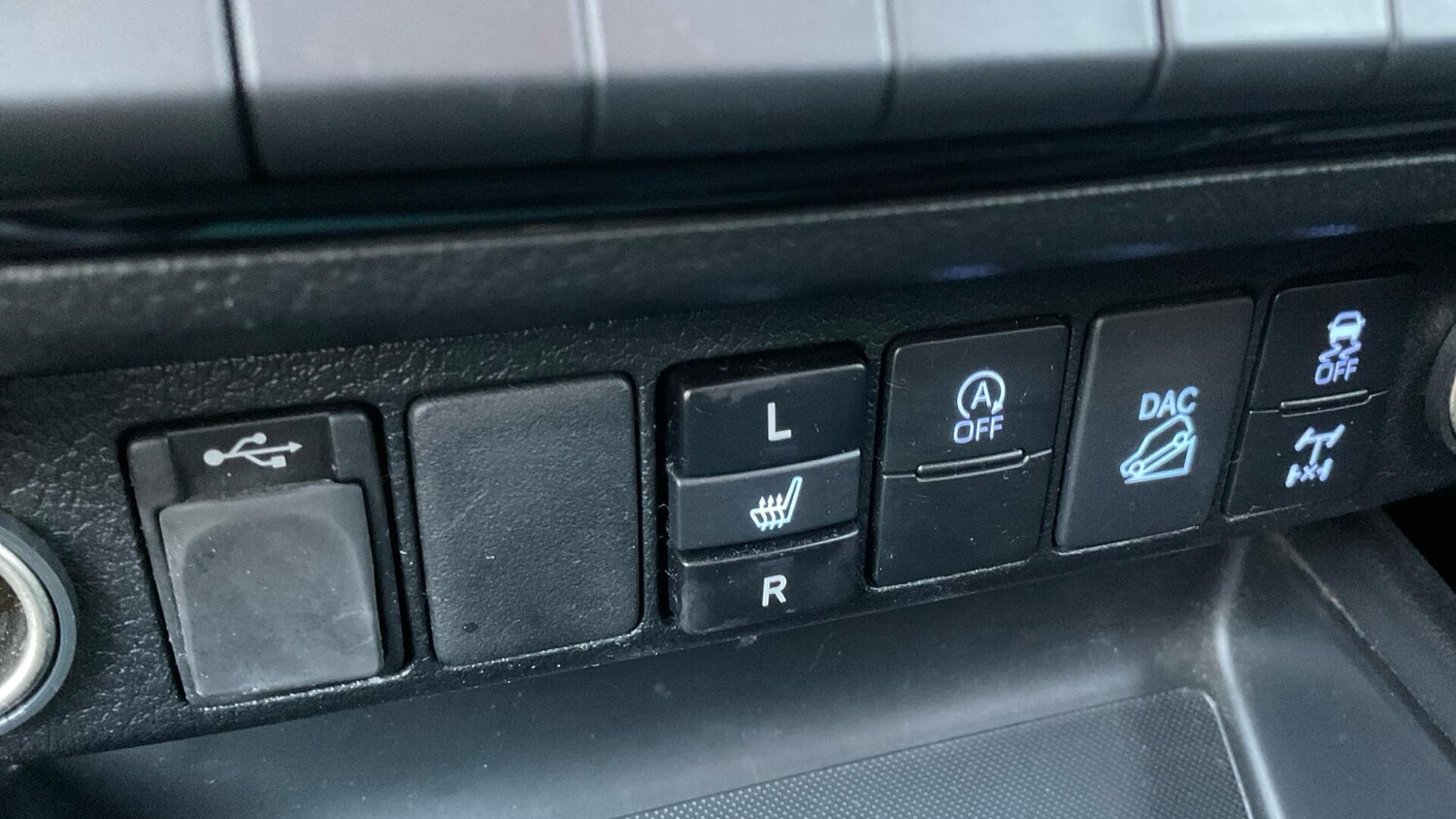 Used Toyota Hilux 2022 for sale - 76735288: Photo 33