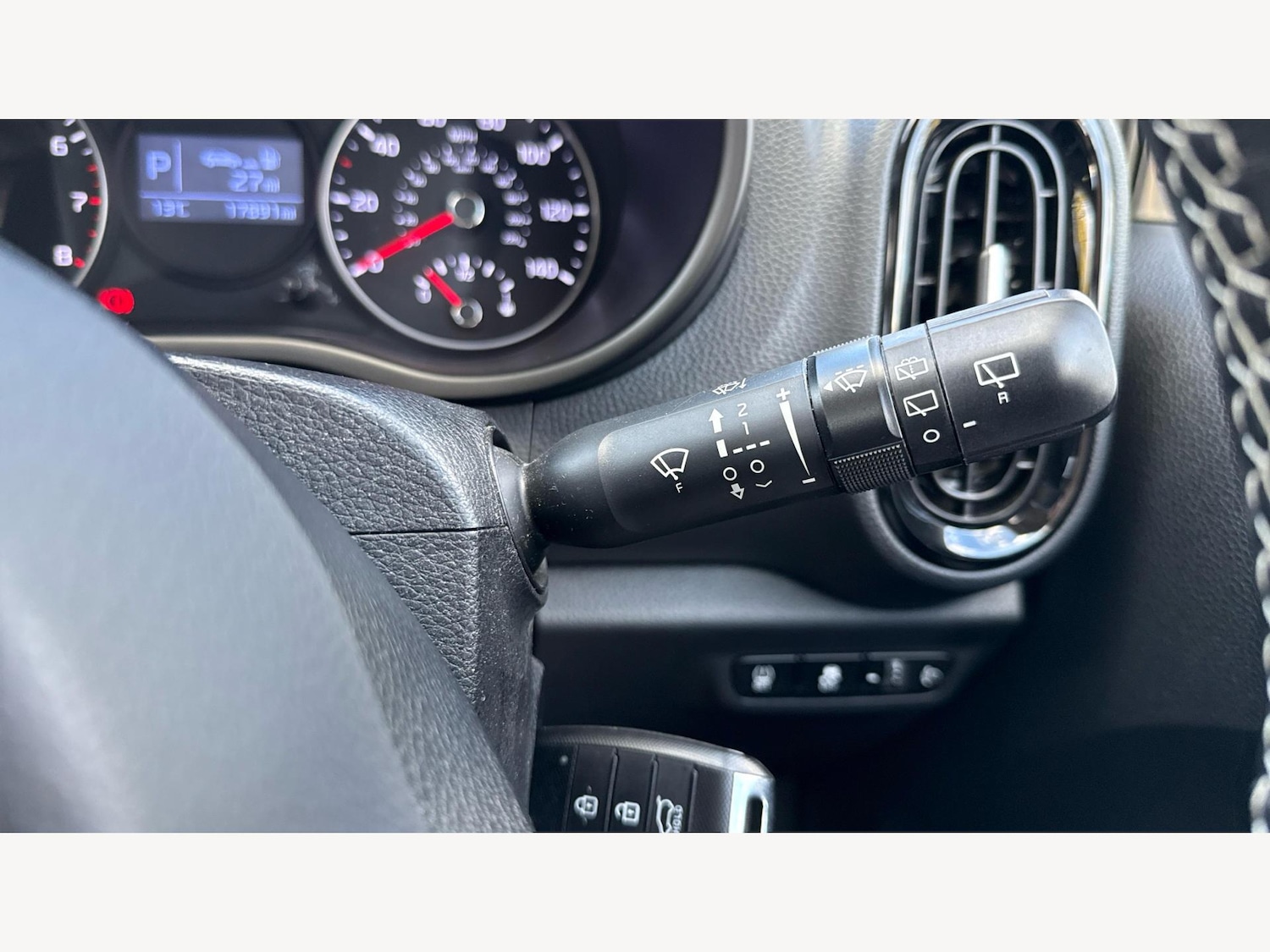 Used Kia Picanto 2018 for sale - 76371374: Photo 30