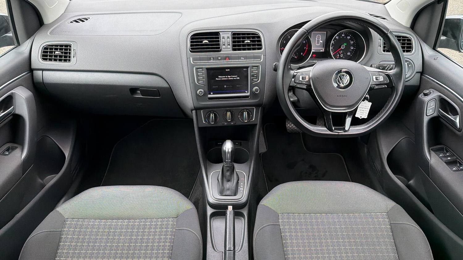 Used Volkswagen Polo 2016 for sale - 77646245: Photo 33