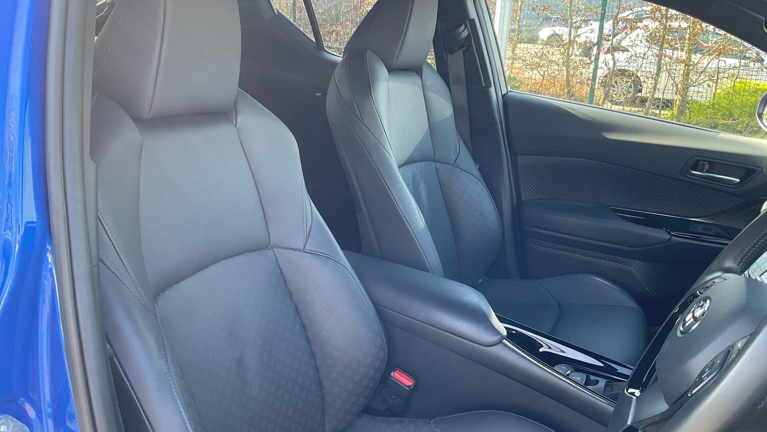 Used Toyota C-HR for sale - 77738357: Photo 40