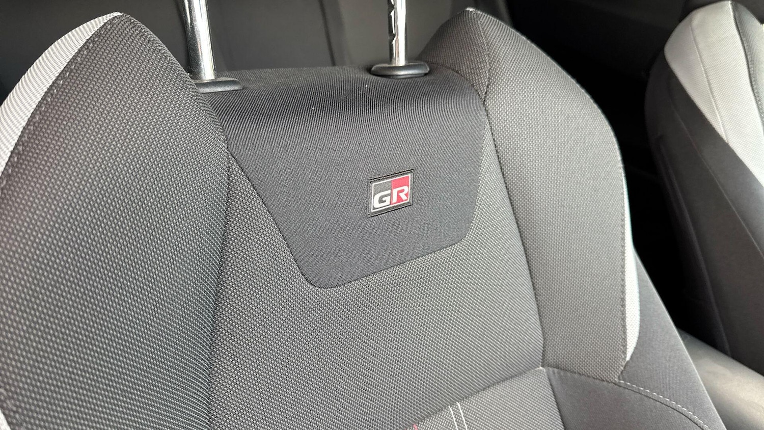 Used Toyota C-HR 2023 for sale - 78072977: Photo 28