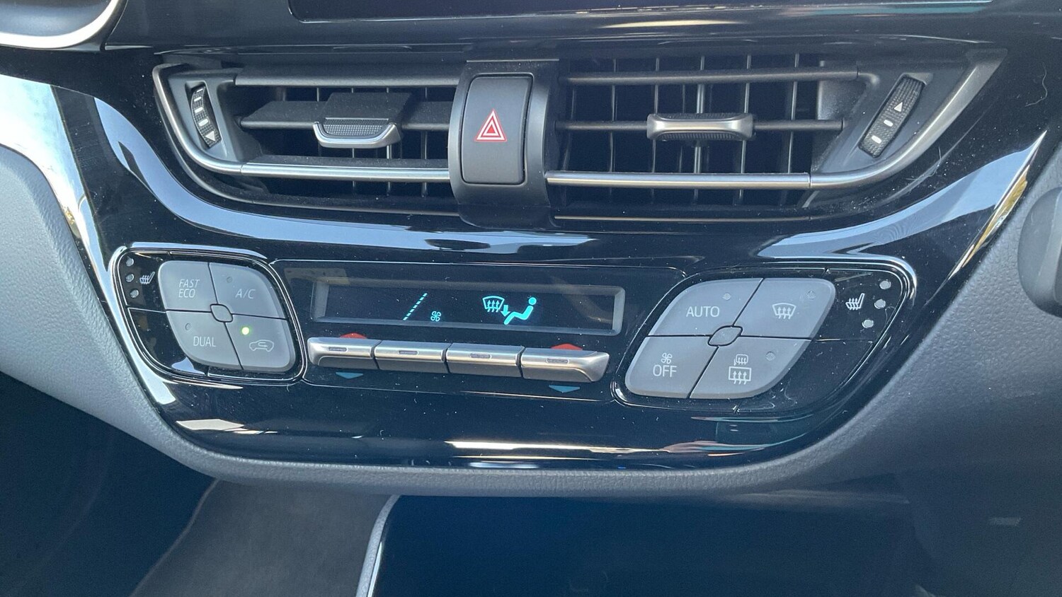 Used Toyota C-HR 2023 for sale - 77267736: Photo 32