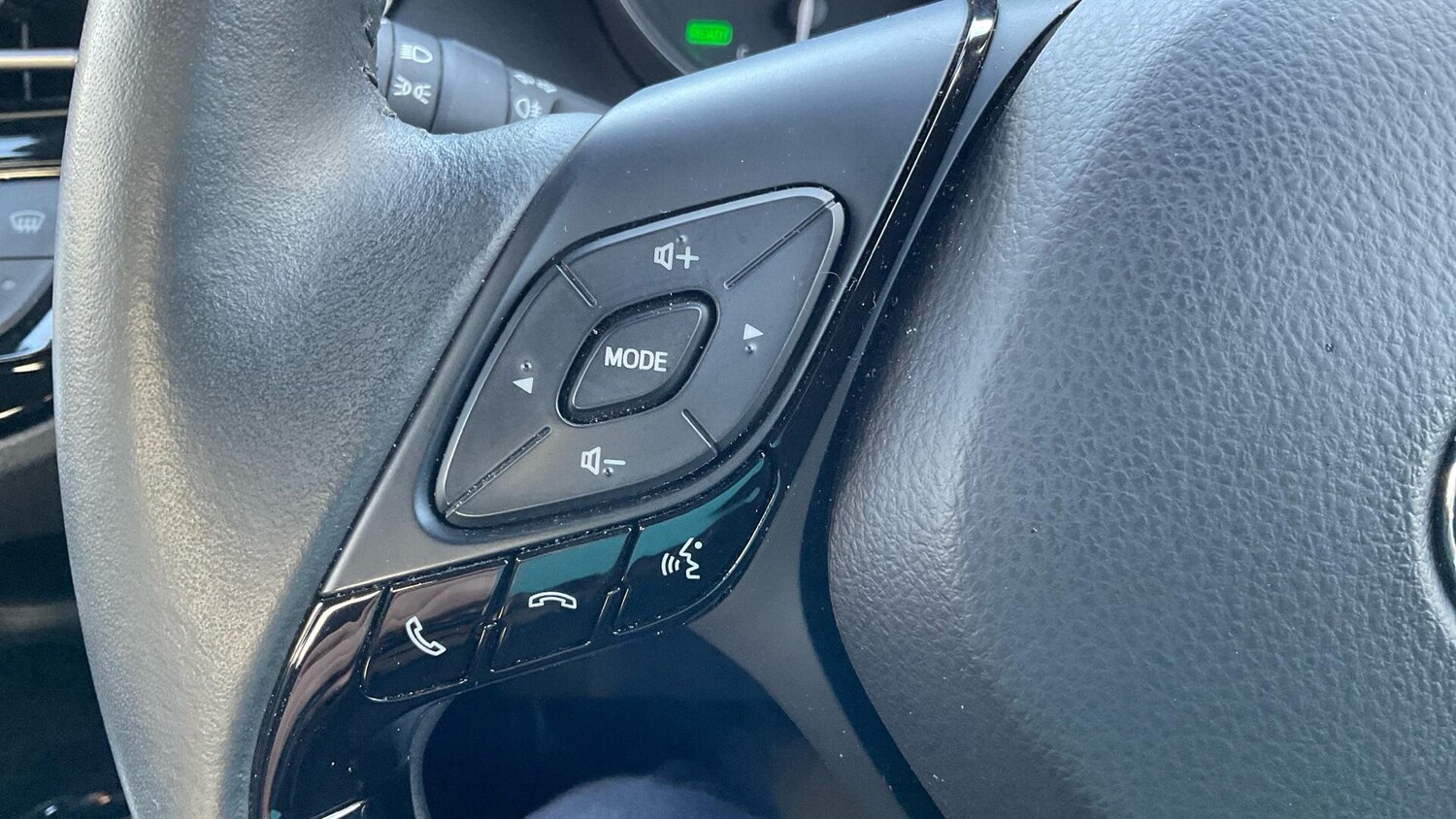 Used Toyota C-HR 2023 for sale - 77267736: Photo 34