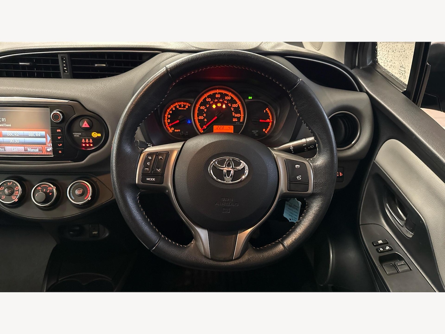 Used Toyota Yaris 2015 for sale - 77574069: Photo 10