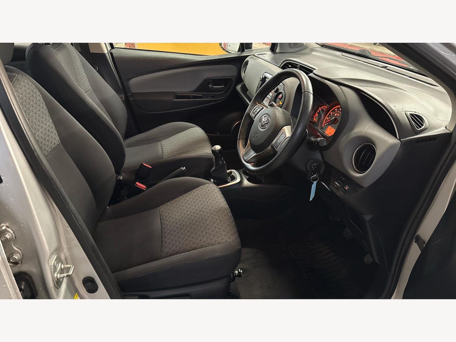 Used Toyota Yaris 2015 for sale - 77574069: Photo 13