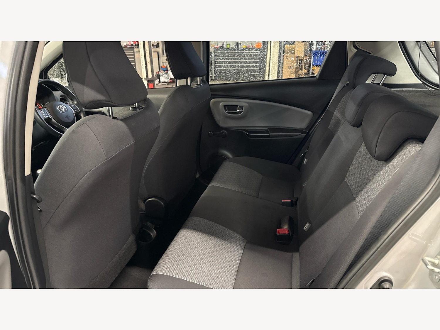 Used Toyota Yaris 2015 for sale - 77574069: Photo 15