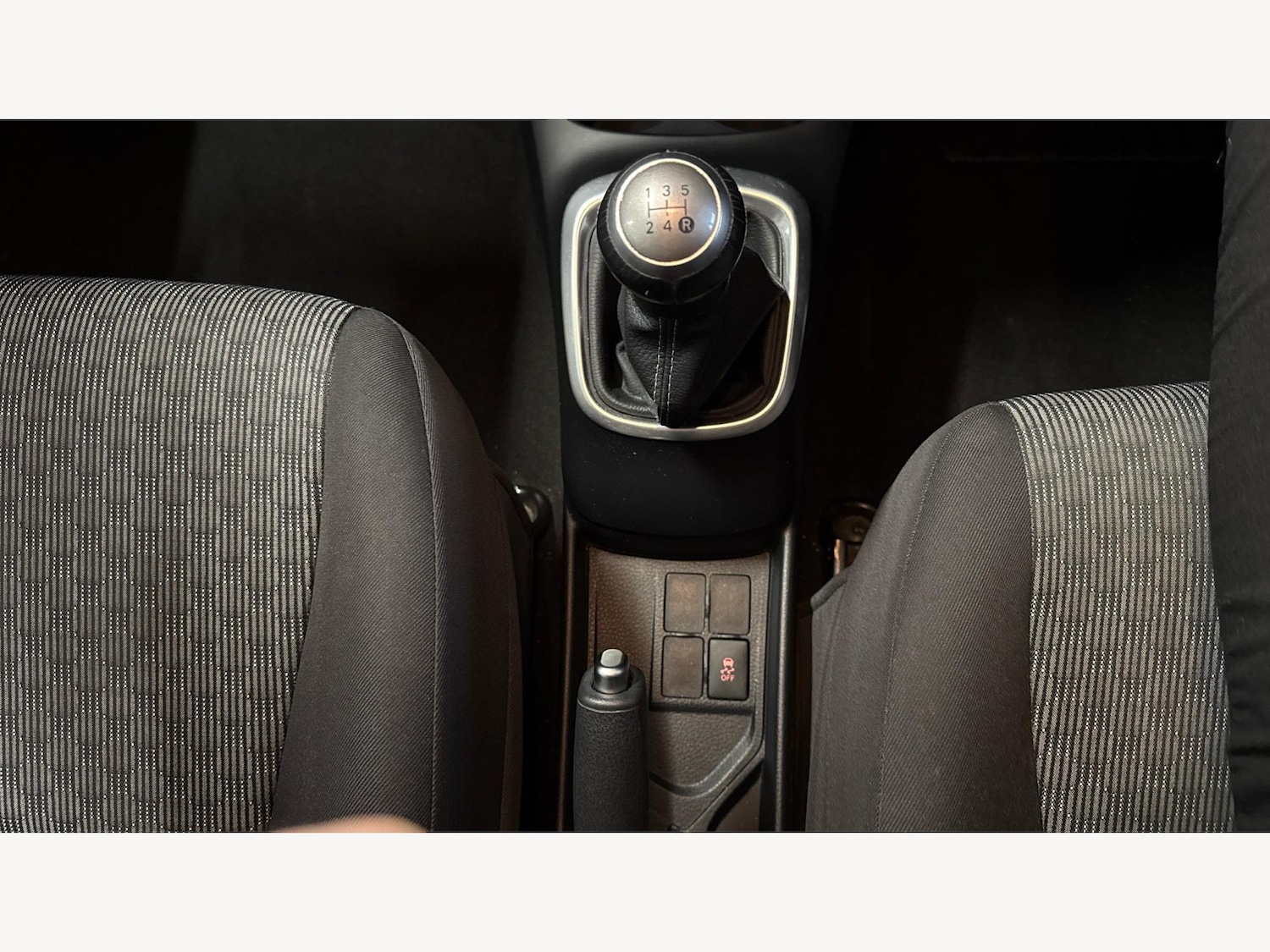 Used Toyota Yaris 2015 for sale - 77574069: Photo 28