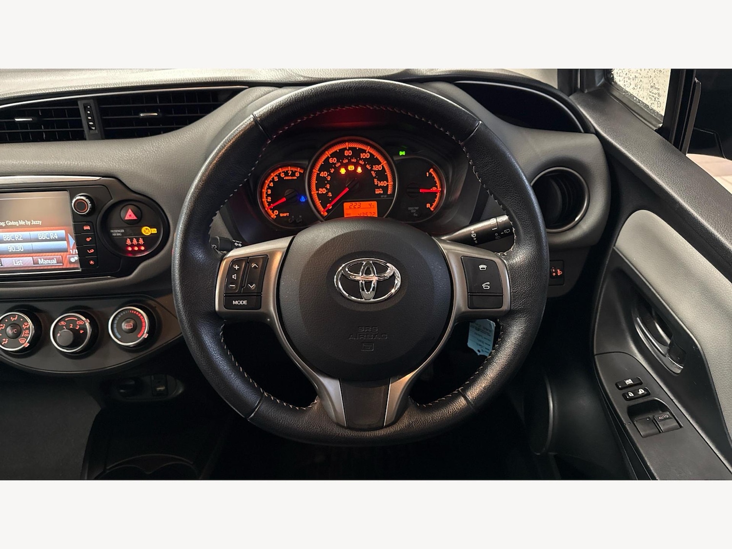 Used Toyota Yaris 2015 for sale - 77574069: Photo 8