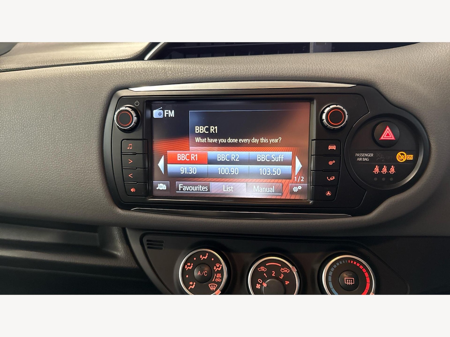 Used Toyota Yaris 2015 for sale - 77574069: Photo 9