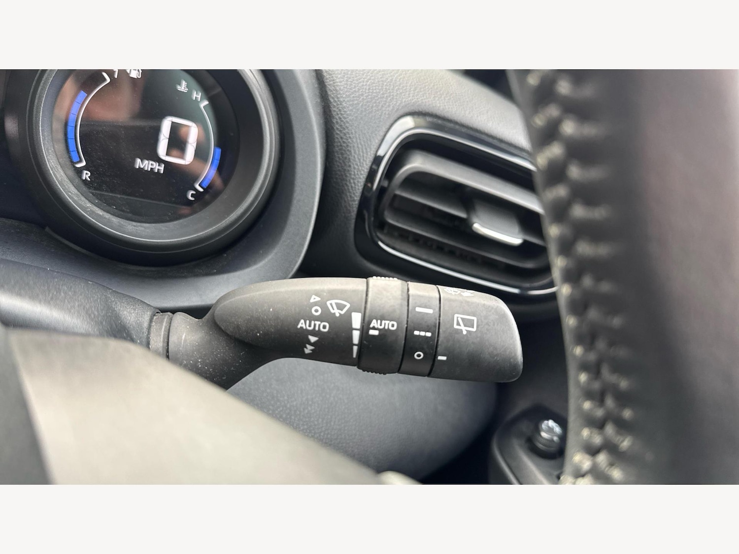 Used Toyota Yaris for sale - 77242748: Photo 31