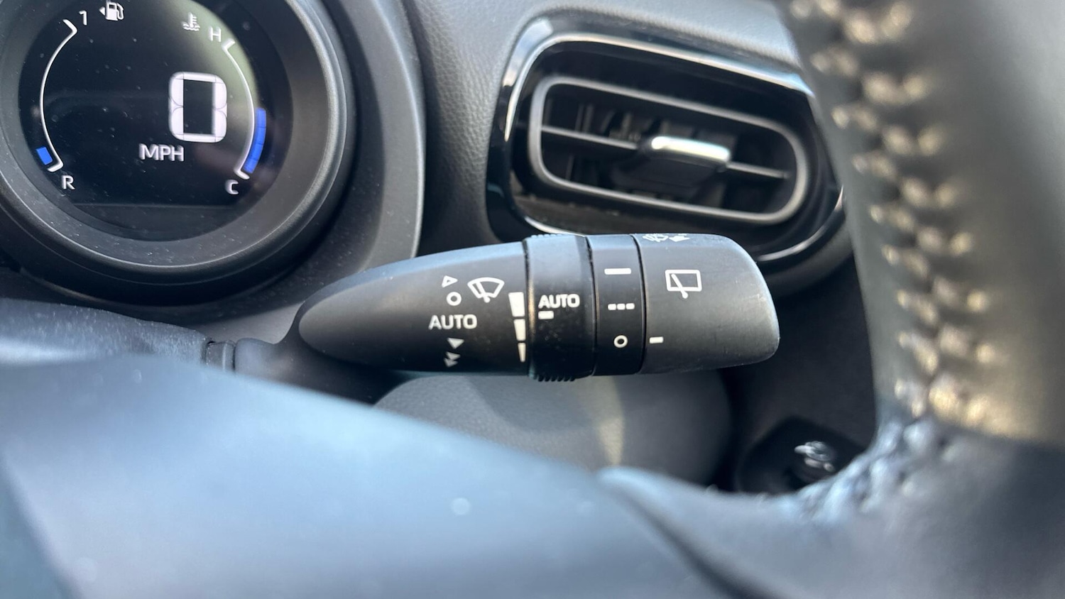 Used Toyota Yaris 2021 for sale - 77109658: Photo 32