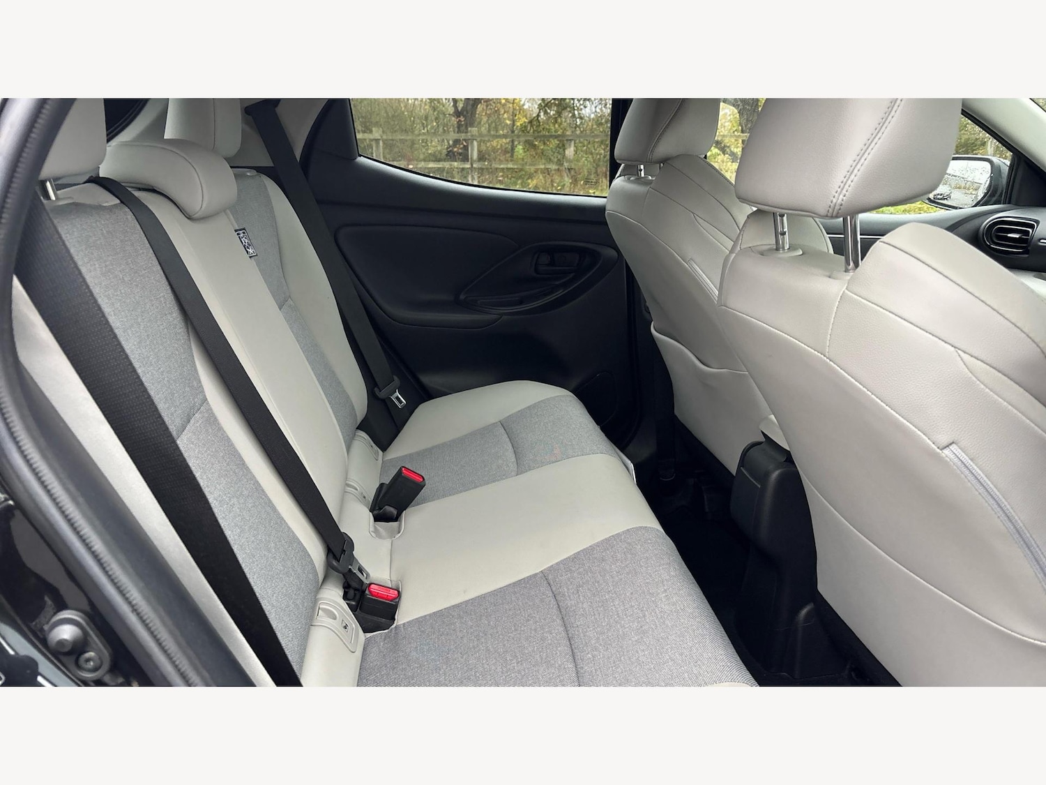 Used Toyota Yaris 2022 for sale - 76592863: Photo 14