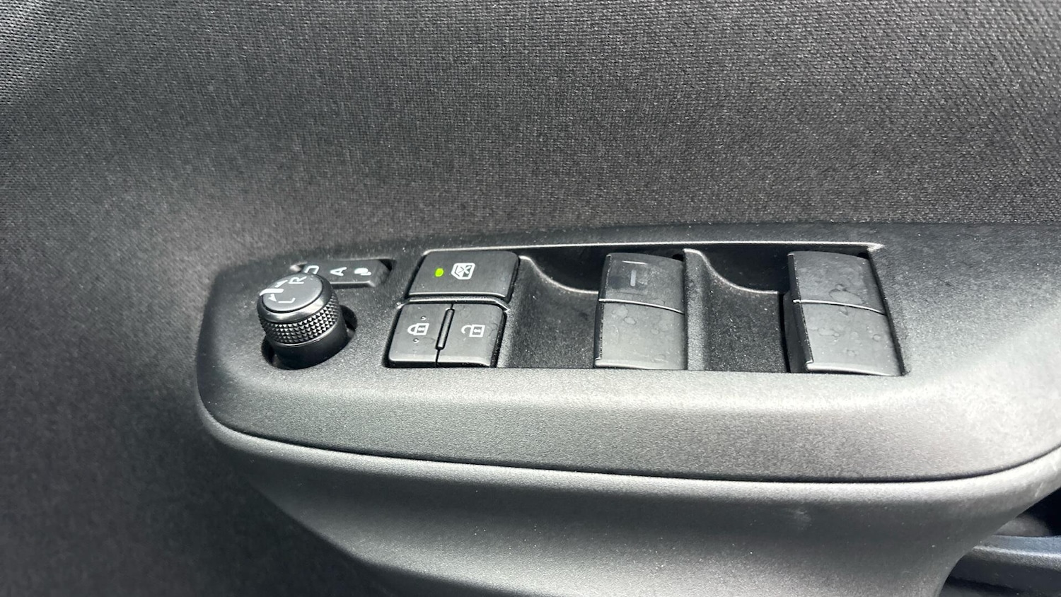 Used Toyota Yaris 2022 for sale - 76592863: Photo 38