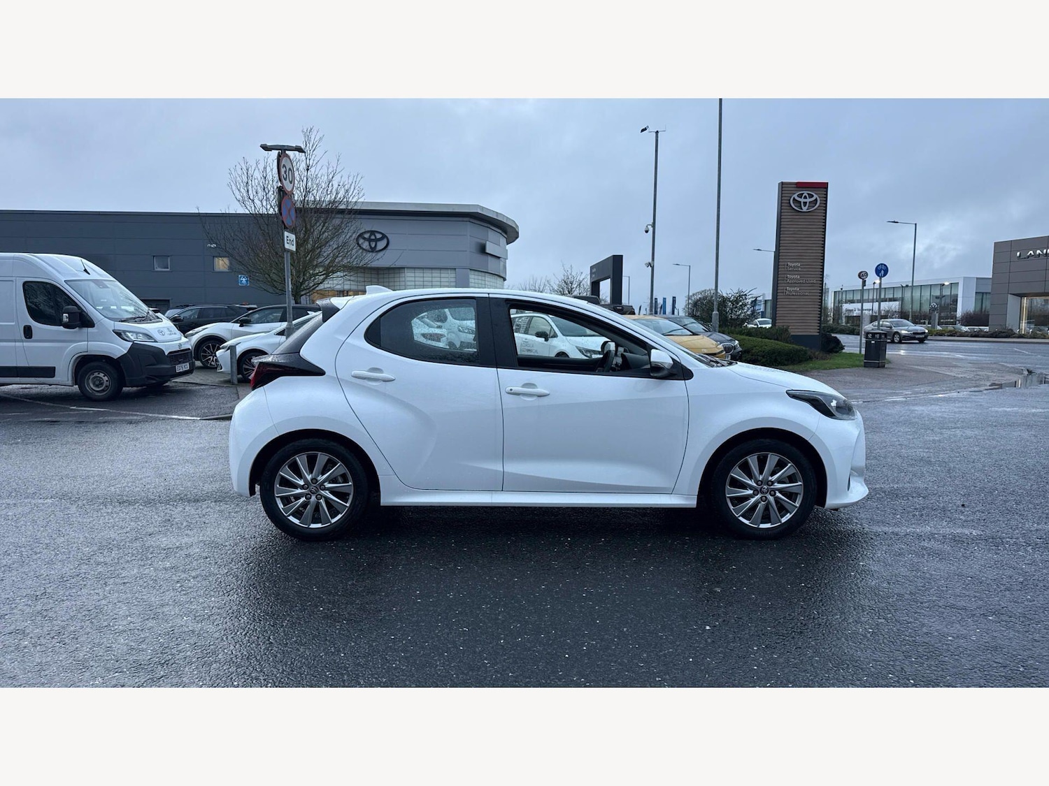 Used Toyota Yaris for sale - 78086842: Photo 18