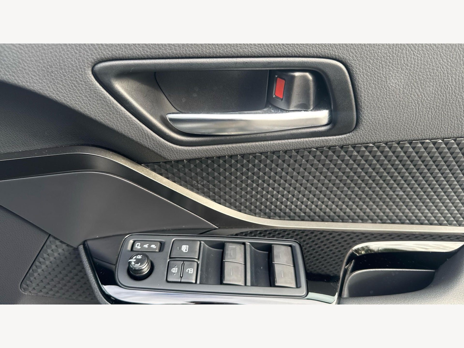 Used Toyota C-HR 2023 for sale - 77612315: Photo 24