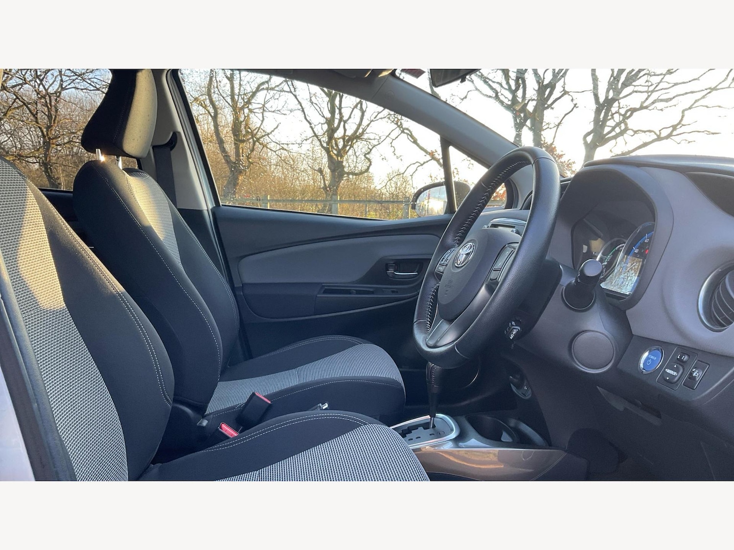 Used Toyota Yaris 2017 for sale - 77670597: Photo 13