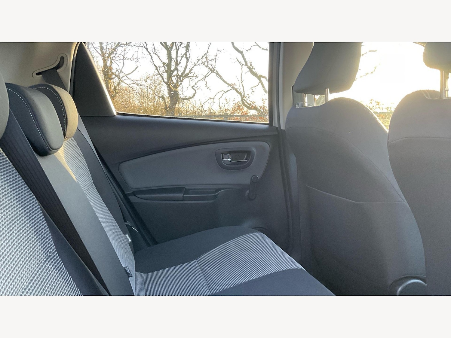 Used Toyota Yaris 2017 for sale - 77670597: Photo 14