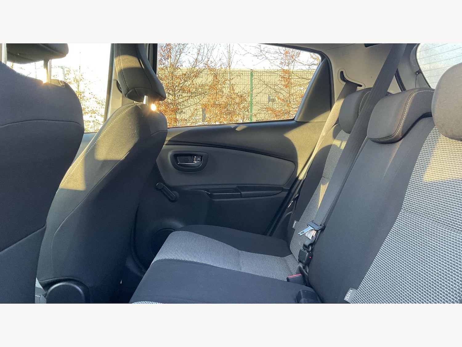 Used Toyota Yaris 2017 for sale - 77670597: Photo 15