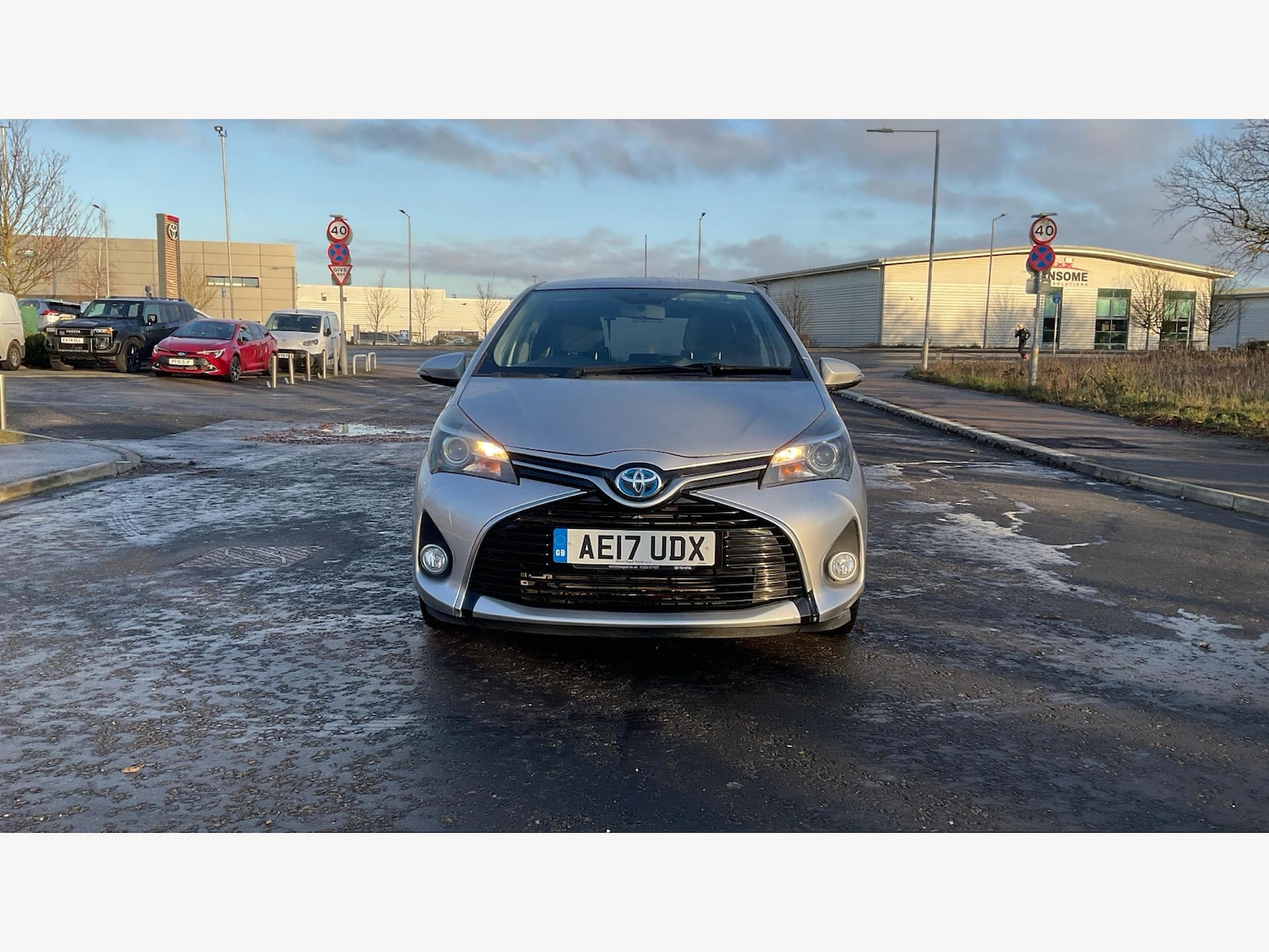 Used Toyota Yaris 2017 for sale - 77670597: Photo 17