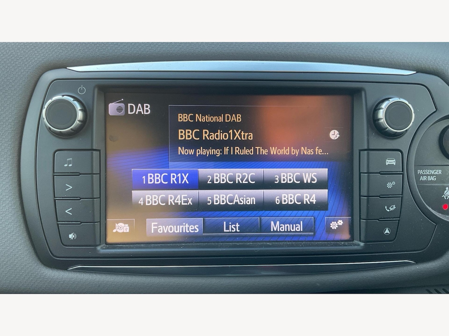 Used Toyota Yaris 2017 for sale - 77670597: Photo 23