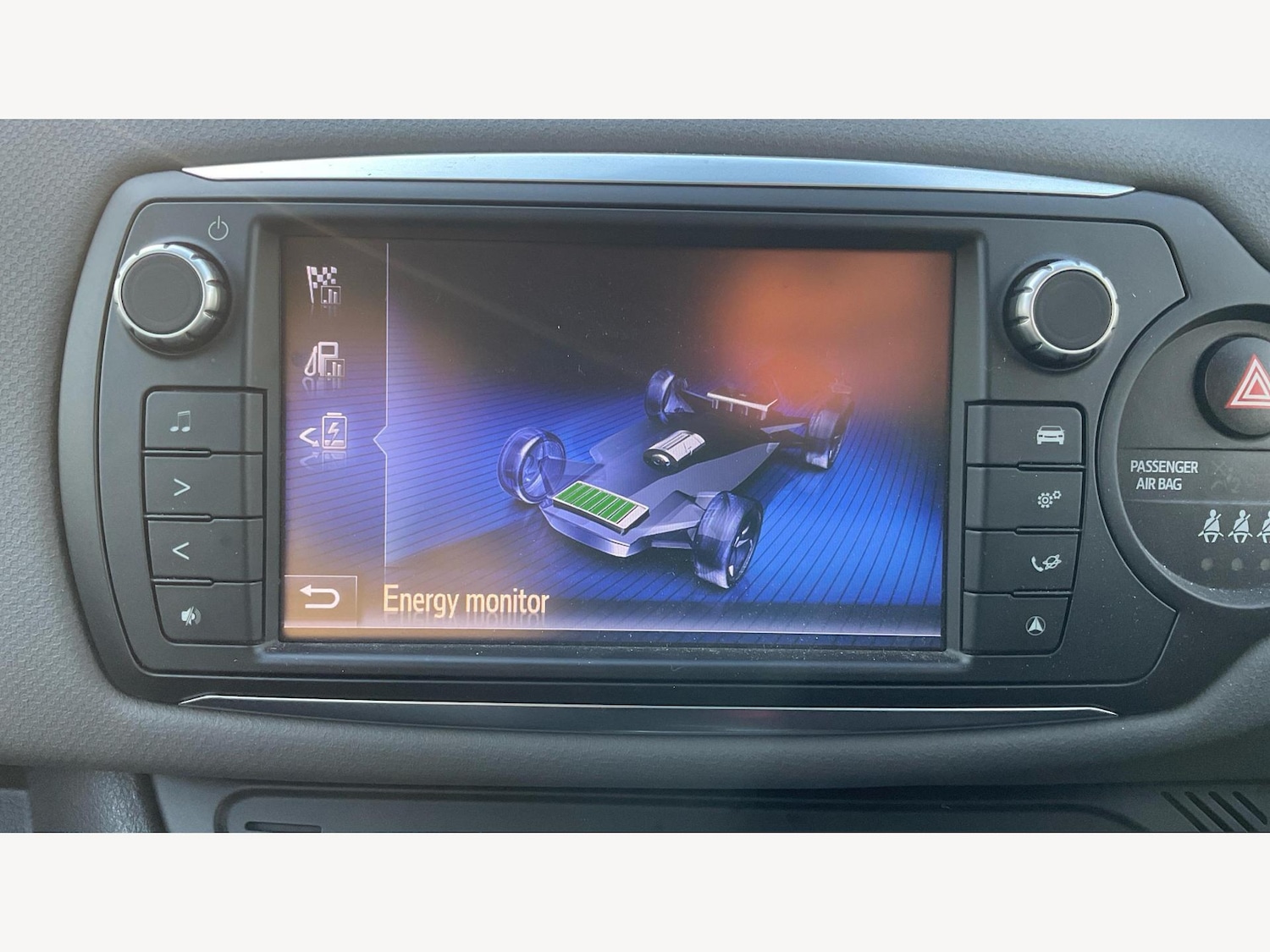 Used Toyota Yaris 2017 for sale - 77670597: Photo 24