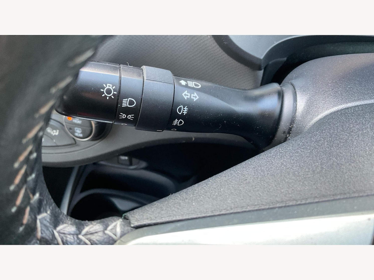 Used Toyota Yaris 2017 for sale - 77670597: Photo 30