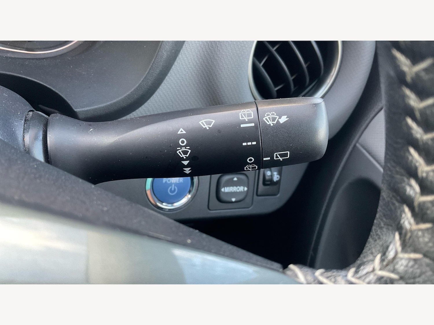 Used Toyota Yaris 2017 for sale - 77670597: Photo 31