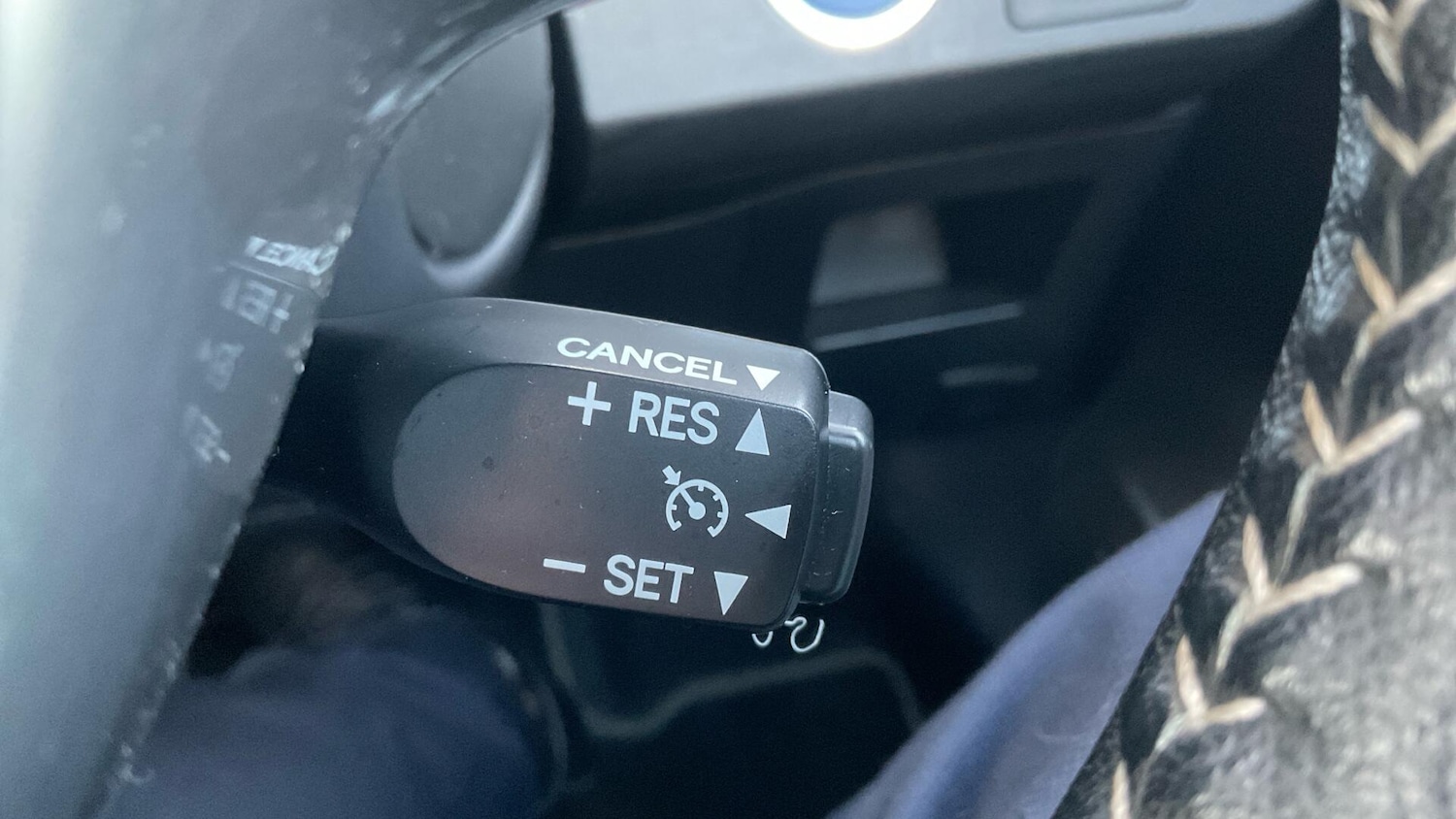 Used Toyota Yaris 2017 for sale - 77670597: Photo 33