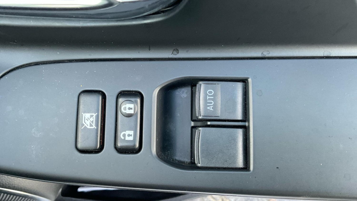 Used Toyota Yaris 2017 for sale - 77670597: Photo 35