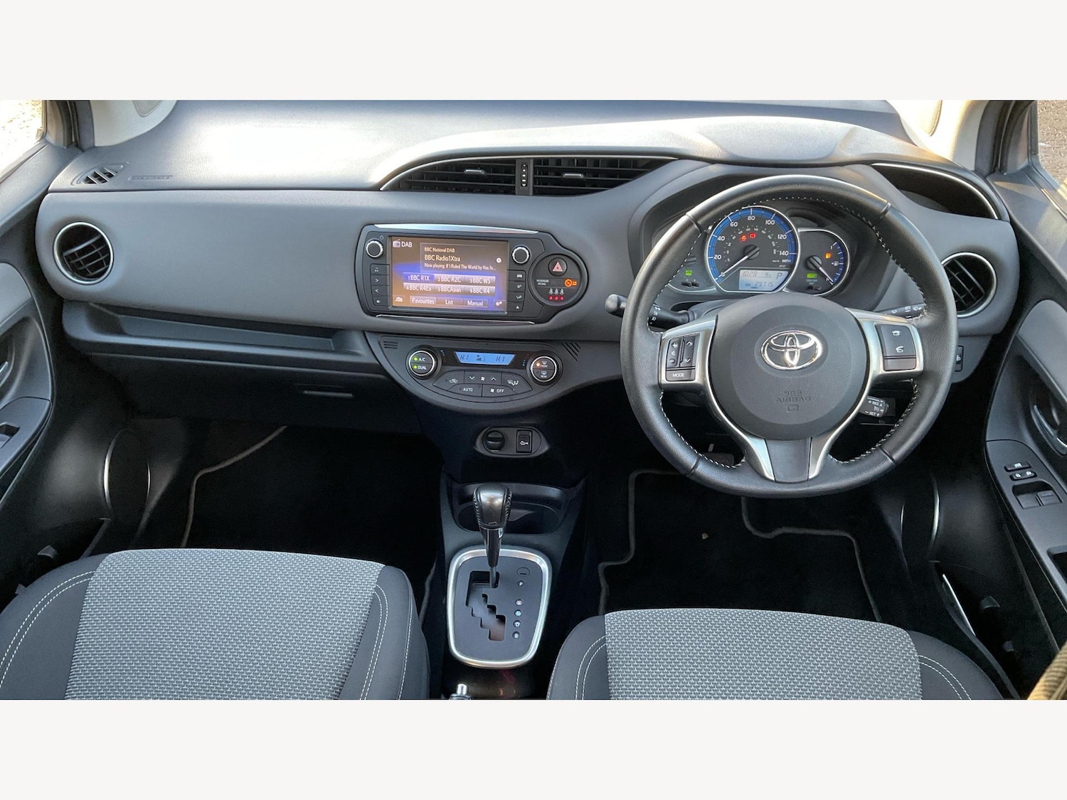 Used Toyota Yaris 2017 for sale - 77670597: Photo 7