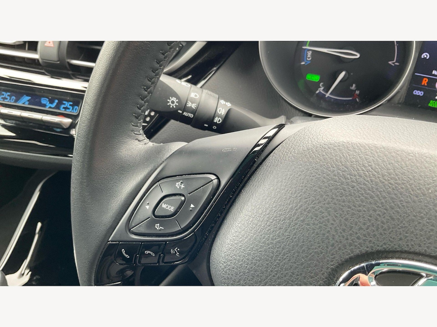 Used Toyota C-HR 2023 for sale - 78087116: Photo 34