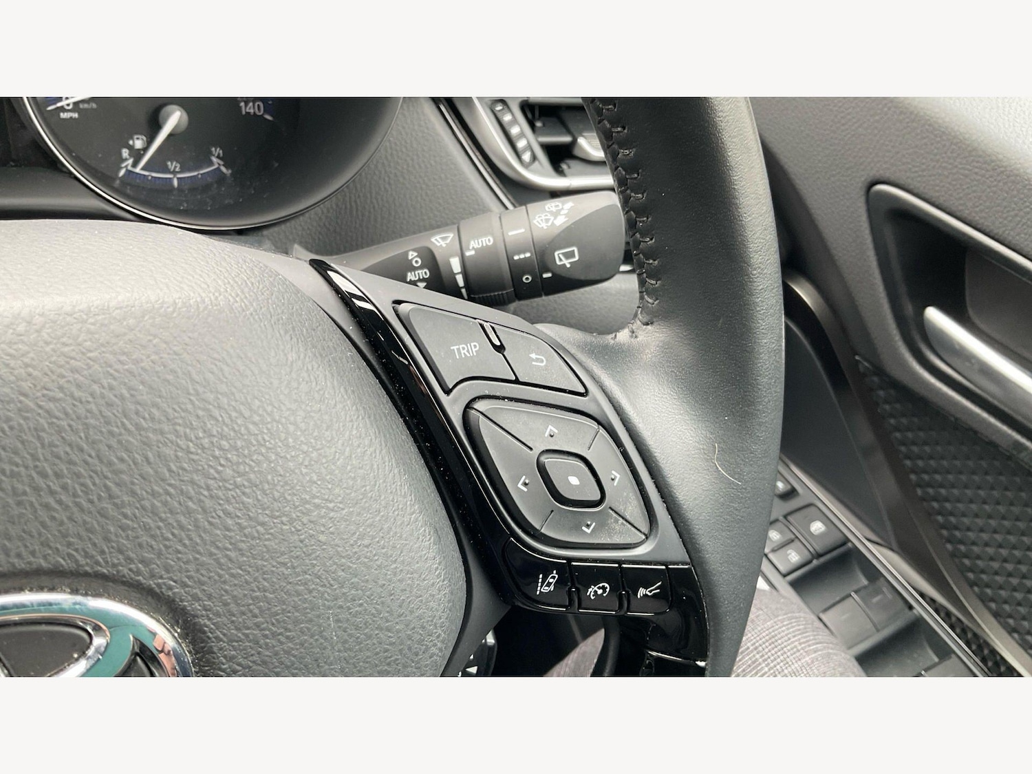 Used Toyota C-HR 2023 for sale - 78087116: Photo 35