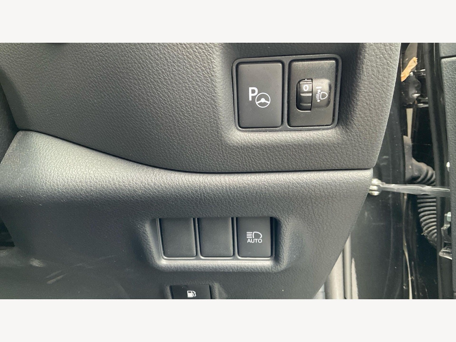 Used Toyota C-HR 2023 for sale - 78087116: Photo 37