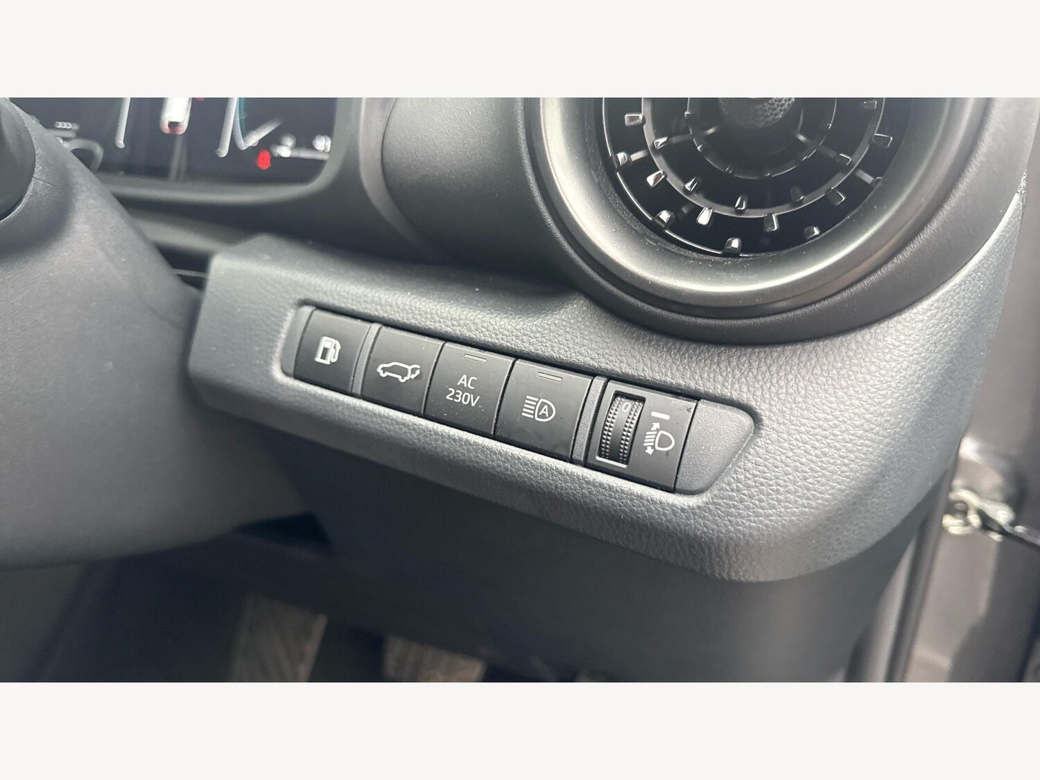 Used Toyota C-HR 2024 for sale - 77454788: Photo 22