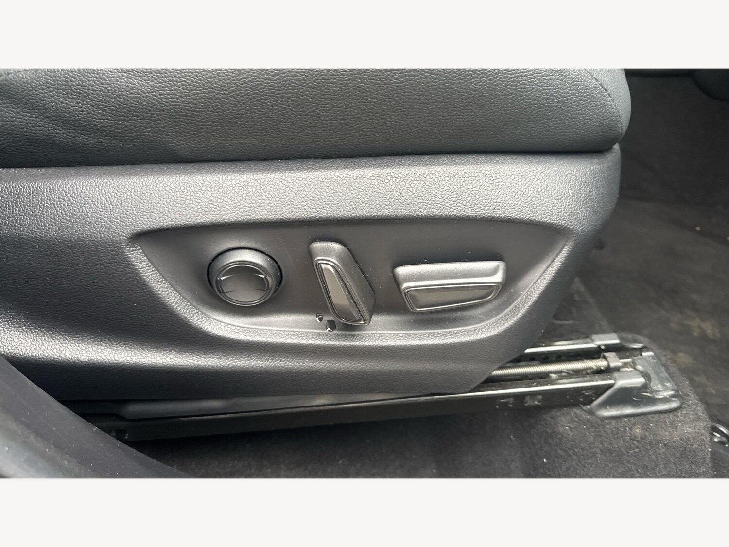 Used Toyota C-HR 2024 for sale - 77454788: Photo 25