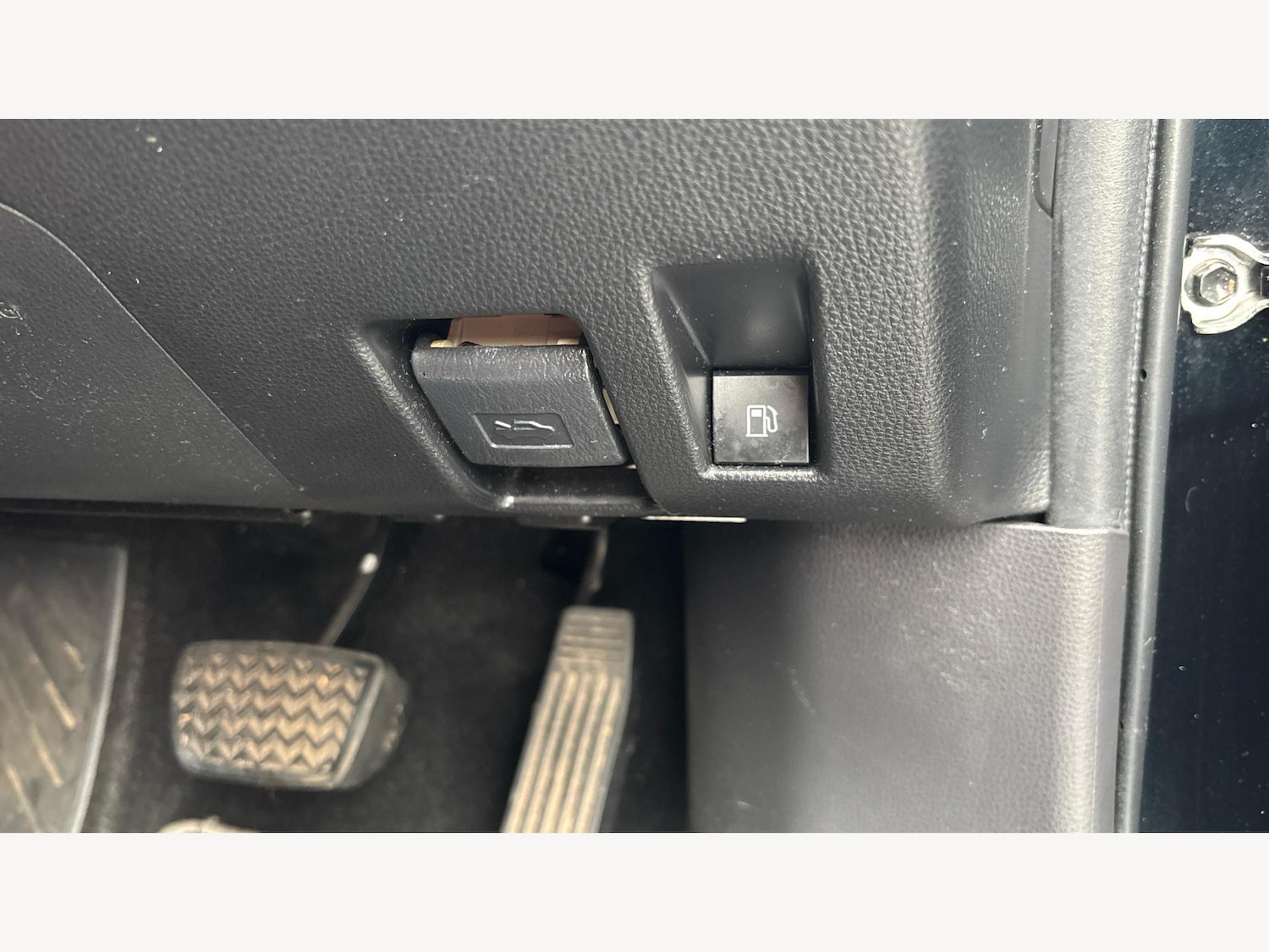 Used Toyota RAV4 2021 for sale - 77386969: Photo 28