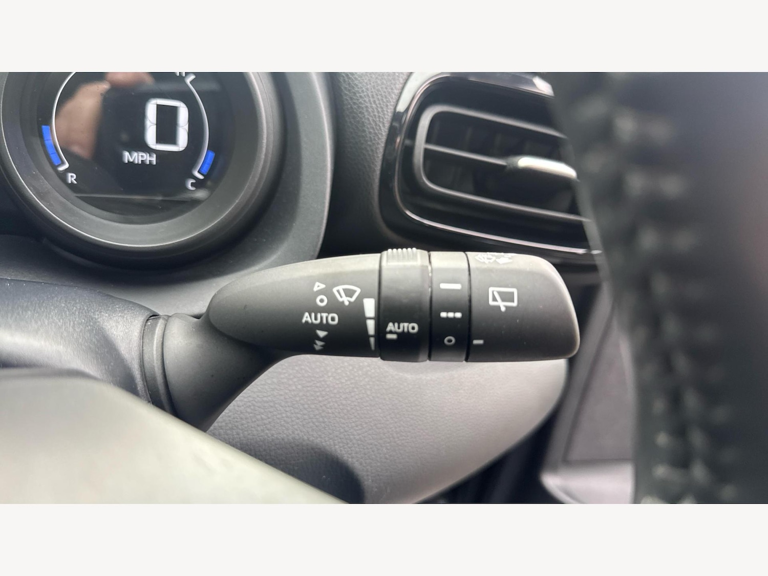 Used Toyota Yaris 2023 for sale - 76422773: Photo 25