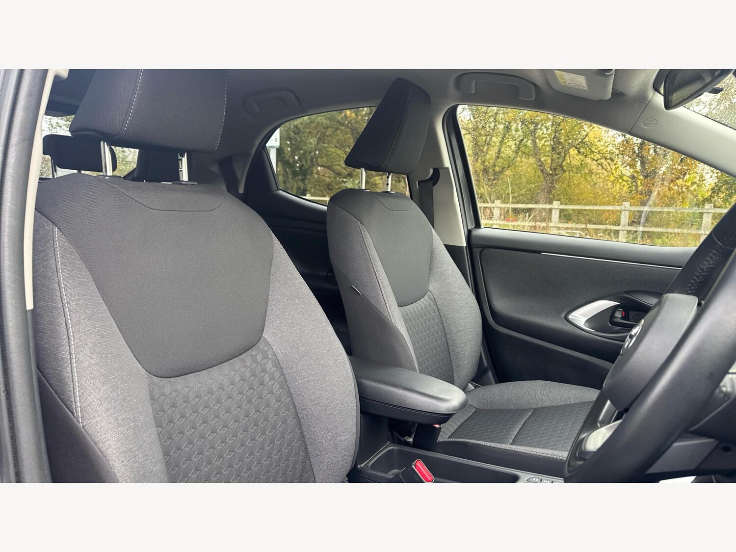 Used Toyota Yaris 2023 for sale - 76422773: Photo 31