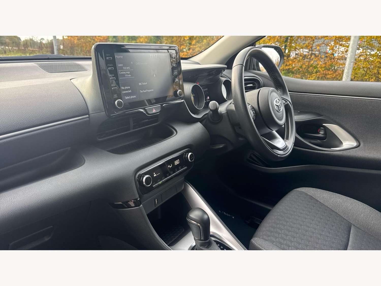 Used Toyota Yaris 2023 for sale - 76422773: Photo 34