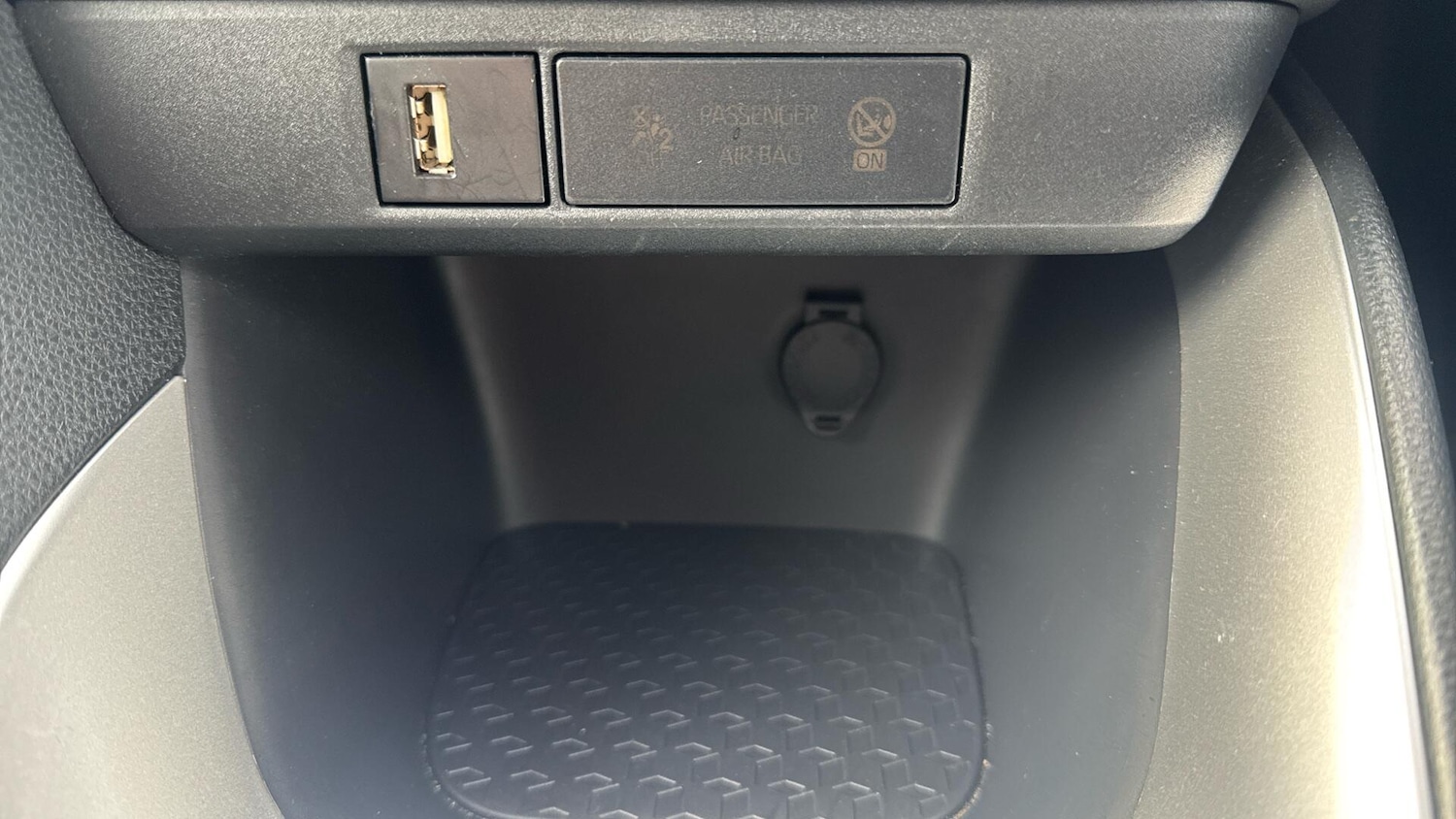 Used Toyota Yaris 2023 for sale - 76422773: Photo 38