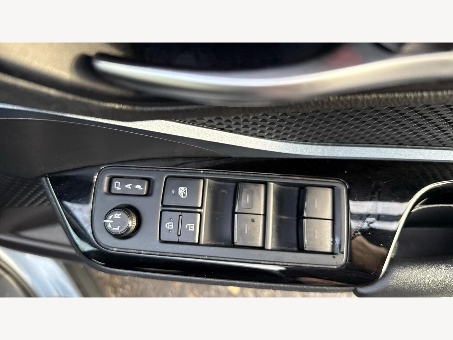 Used Toyota C-HR for sale - 77215322: Photo 22