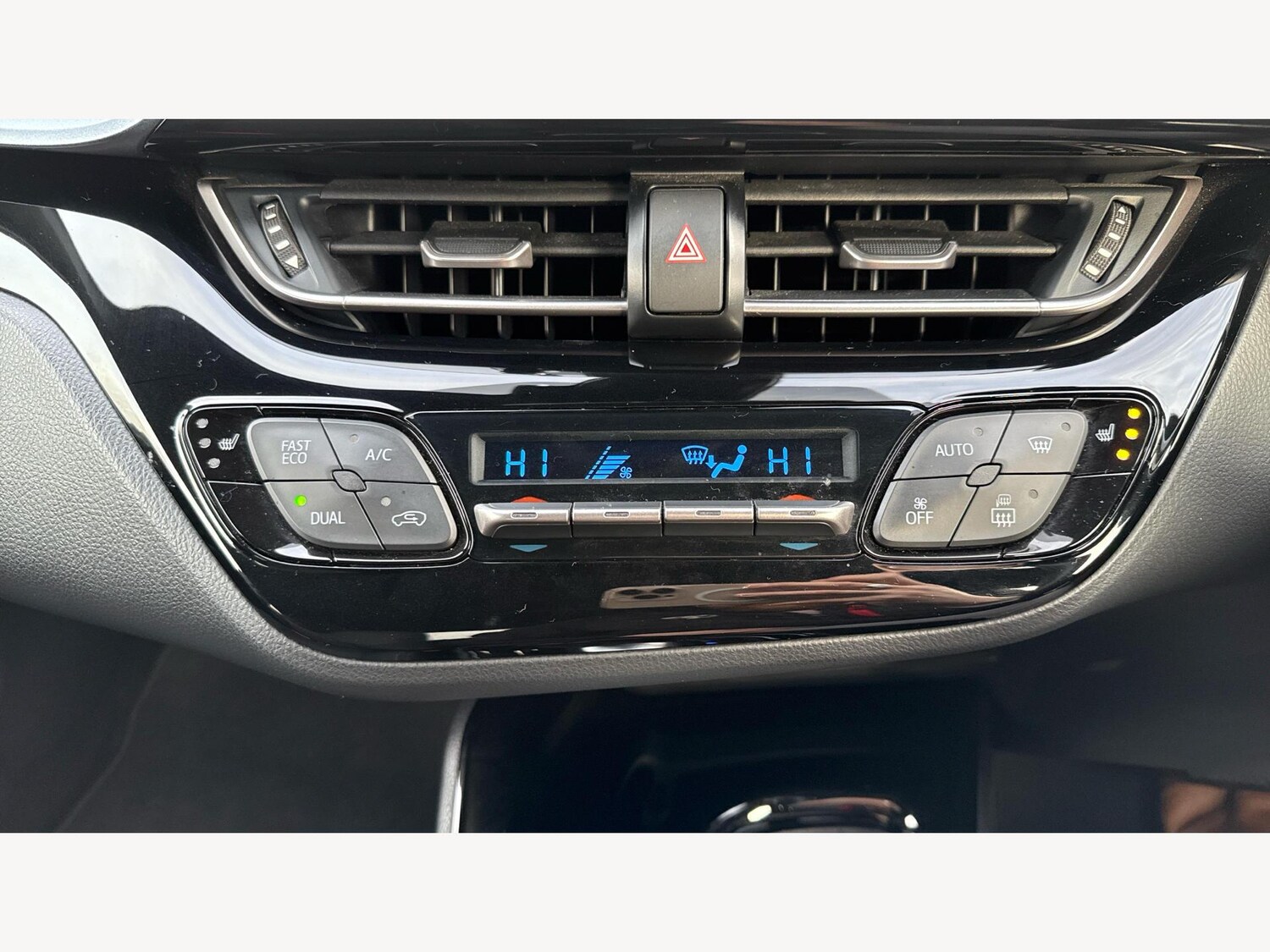 Used Toyota C-HR for sale - 77215322: Photo 29