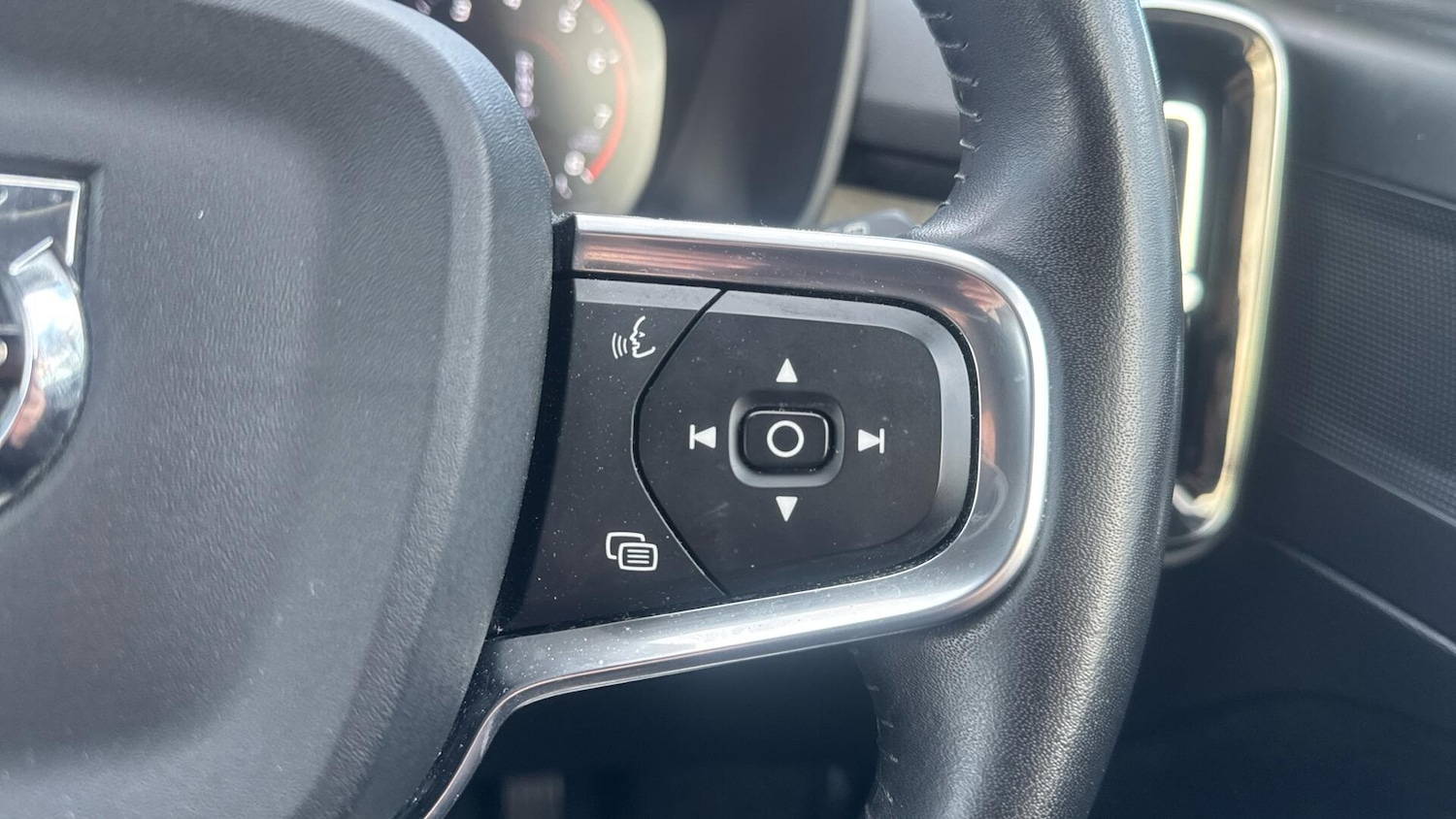 Used Volvo XC40 2020 for sale - 76849811: Photo 33