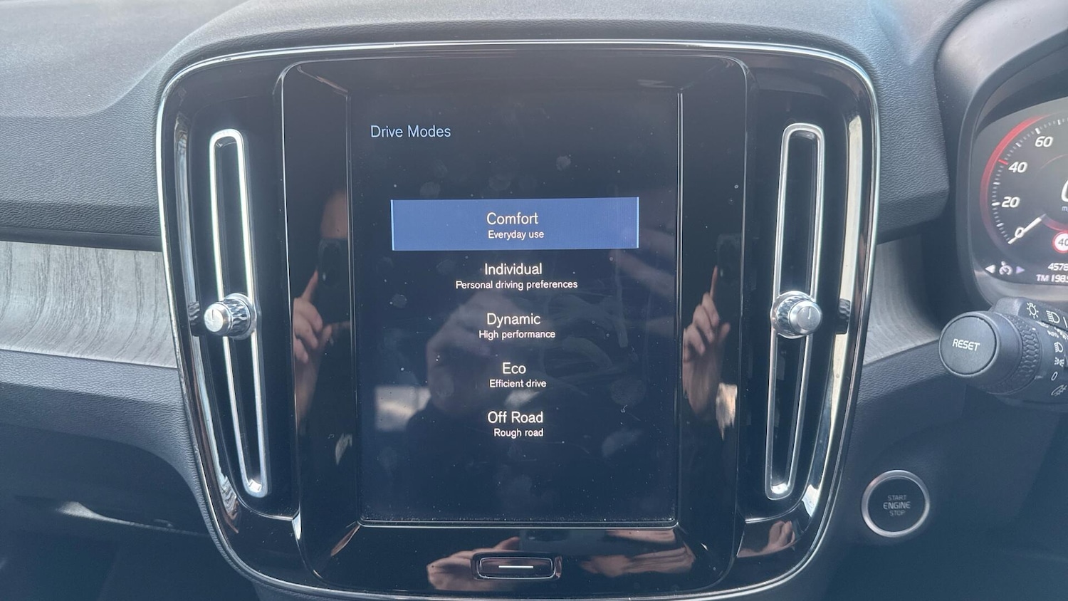 Used Volvo XC40 2020 for sale - 76849811: Photo 39