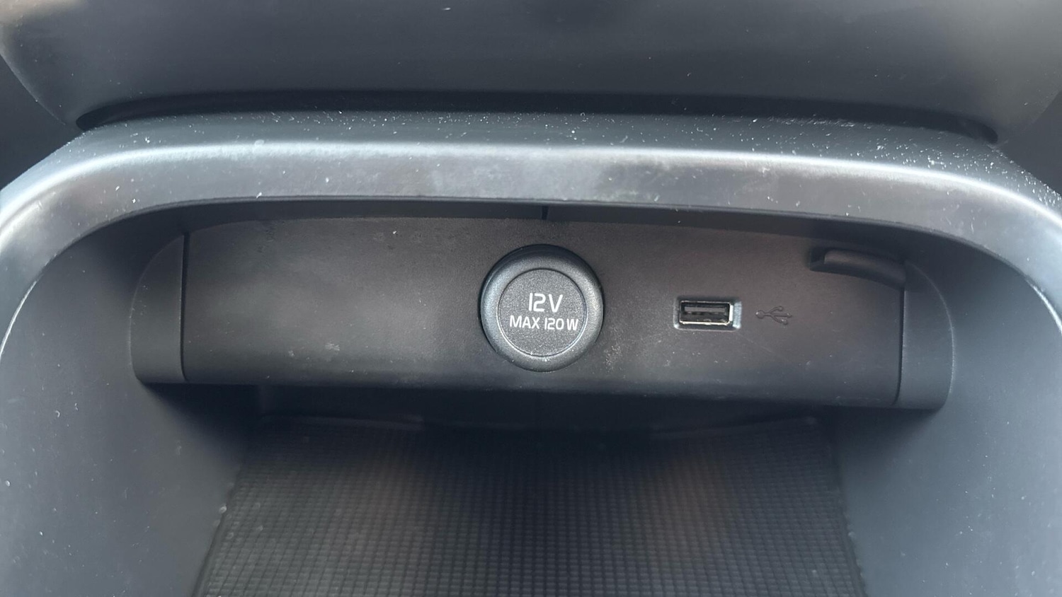 Used Volvo XC40 2020 for sale - 76849811: Photo 42