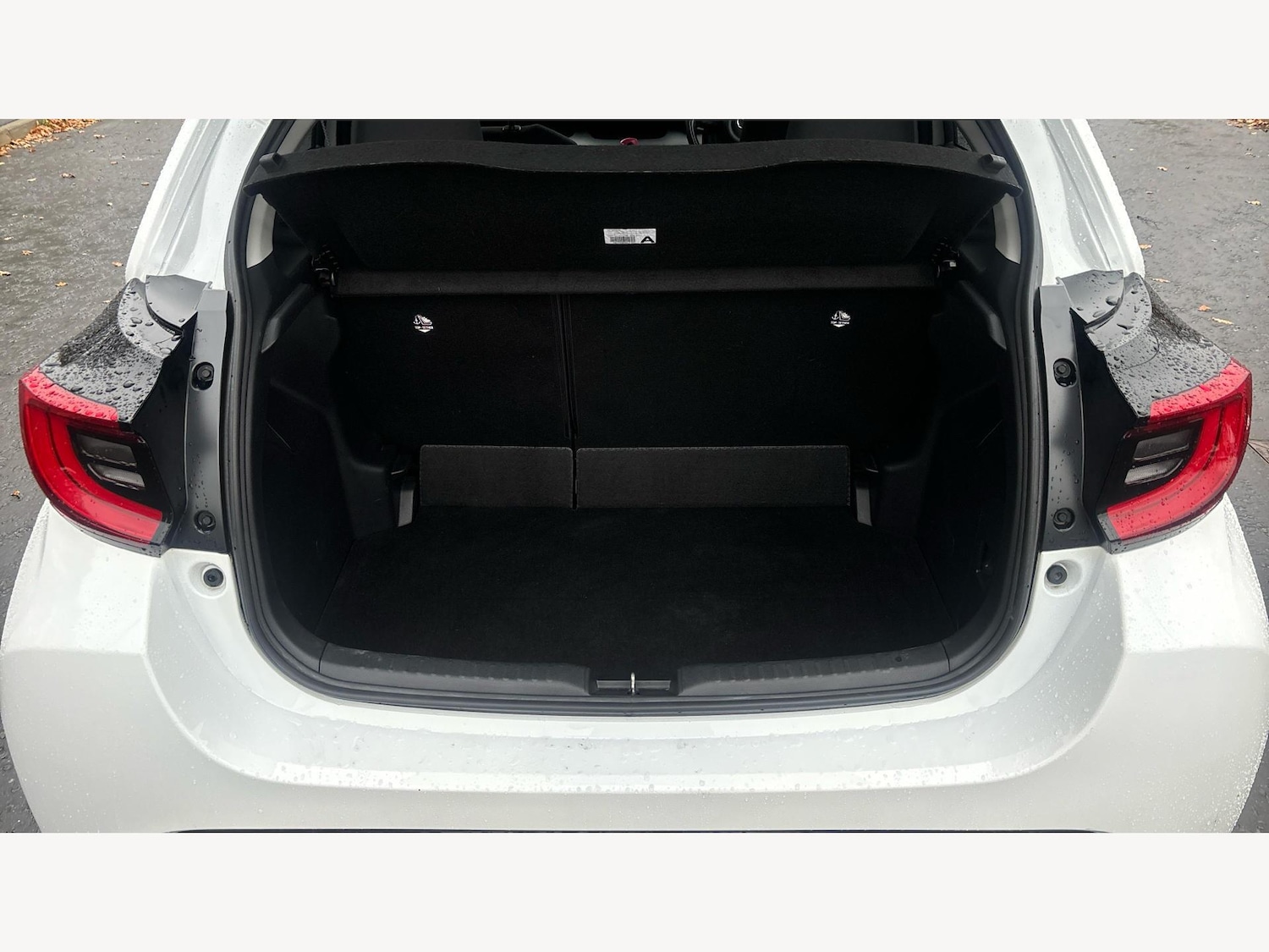 Used Toyota Yaris for sale - 77625740: Photo 16