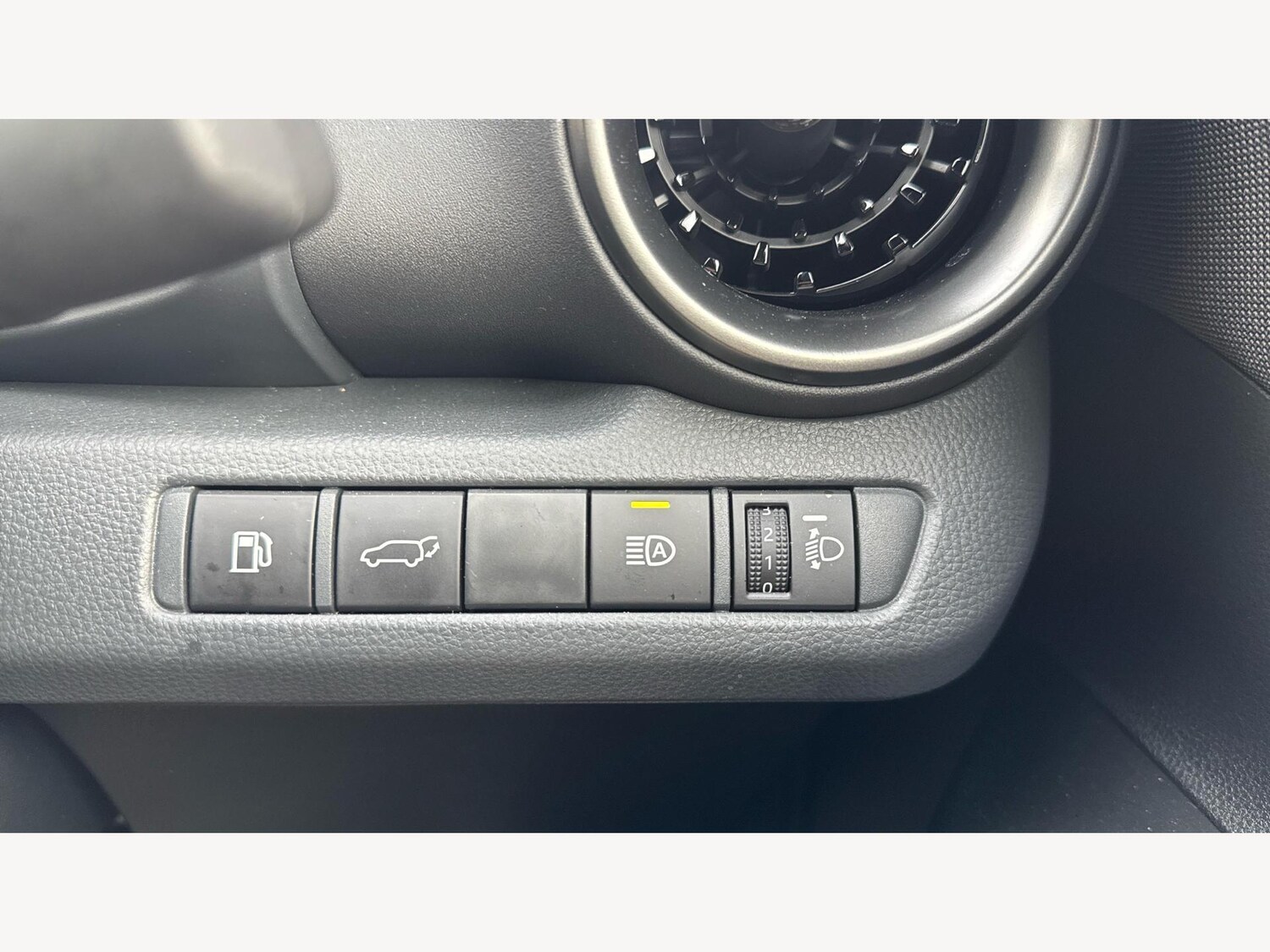 Used Toyota C-HR 2025 for sale - 77574610: Photo 25